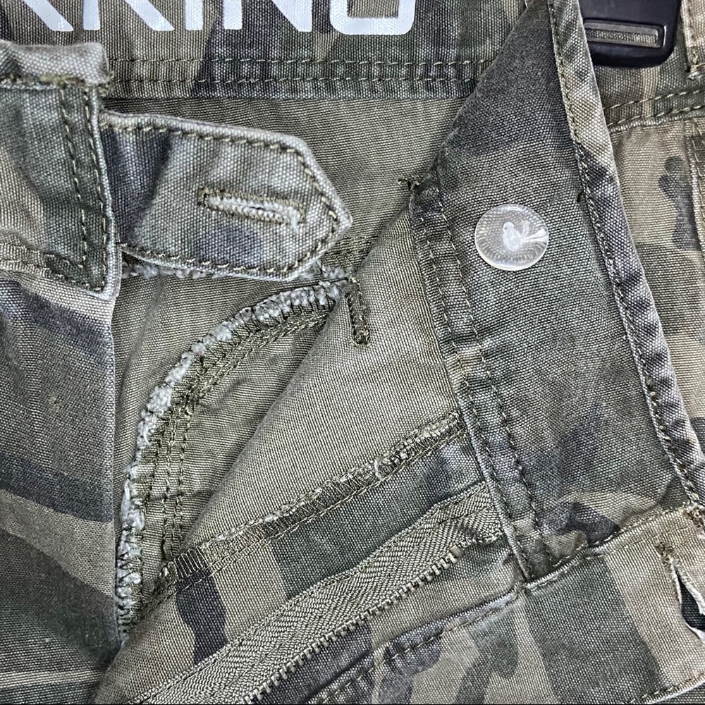 Darring Men Camo Shorts Green Cargo Size 32 - Picture 9 of 11